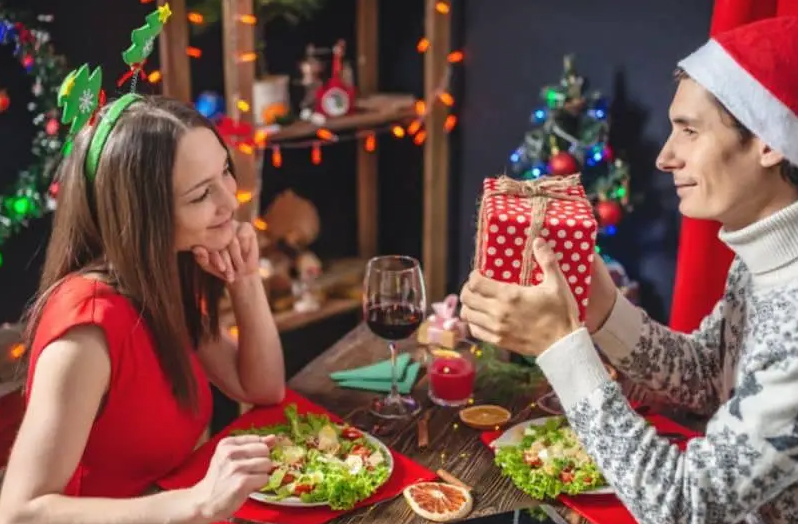 What to give my boyfriend or partner on special dates - Anniversary, Birthdays, Christmas, Valentine's Day