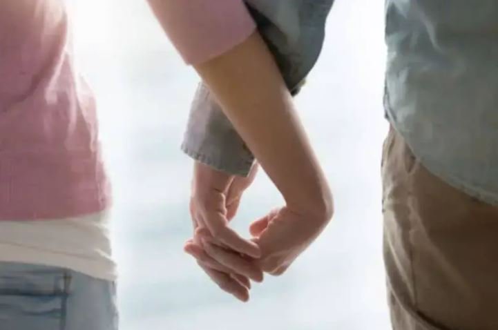 What questions or topics are interesting to talk about with your boyfriend, crush partner in person or from a distance? What questions or topics are interesting to talk about with your boyfriend, crush partner in person or from a distance